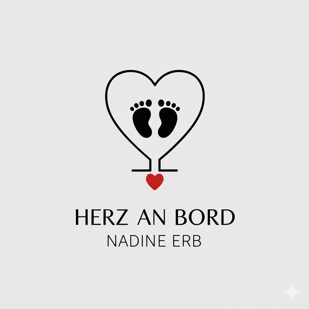 Logo von Frau Erb. Man sieht 2 schwarze Babyfüße in einem Herz und darunter ist ein rotes Herz plaziert und der Schriftzug Herz an Board Nadine Erb