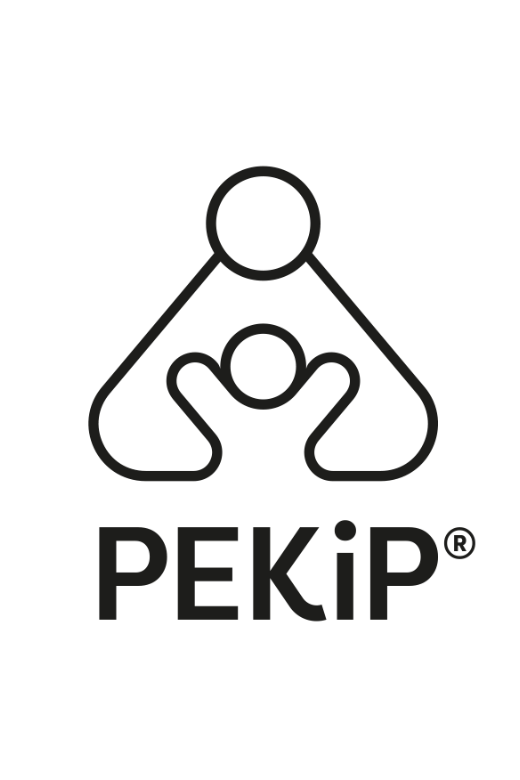 Man sieht eine Strichzeichnung einer Person, die vor sich ein kleines Kind hat. Darunter der Schriftzug Pekip