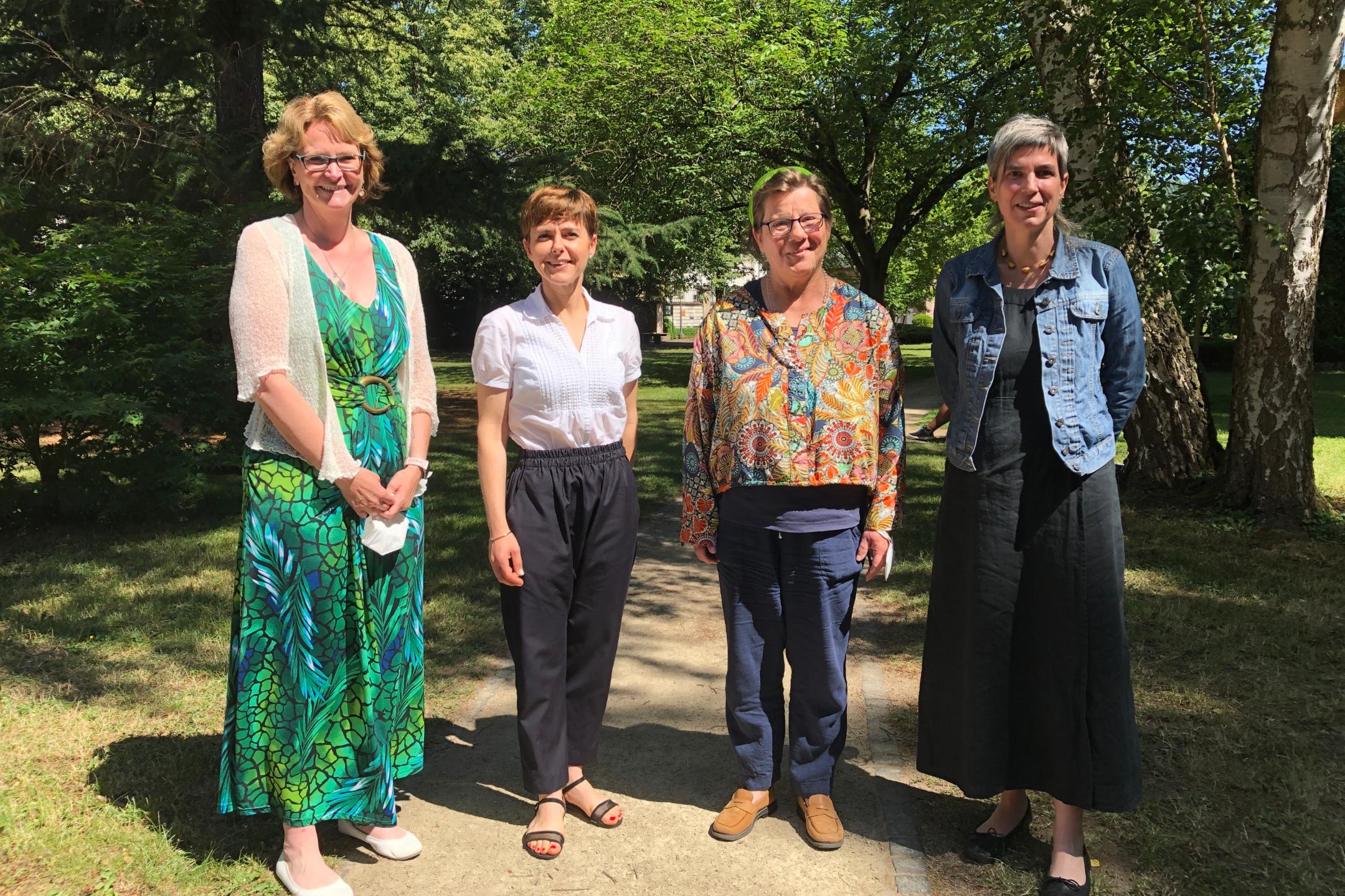 Haben das institutionelle Schutzkonzept für die Familienbildungsstätten im Bistum Trier erarbeitet: Anke Jakobs-Rohles, Sabrina Maas, Kornelia Faber und Astrid Lambert. (Foto: Inge Hülpes/Bistum Trier)